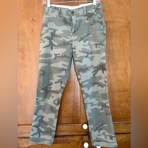 GAP Camo Cropped pants